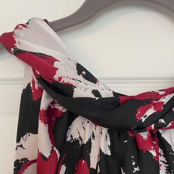 Dress Barn Modified Halter Sleeveless Floral Top - Picture 3 of 9